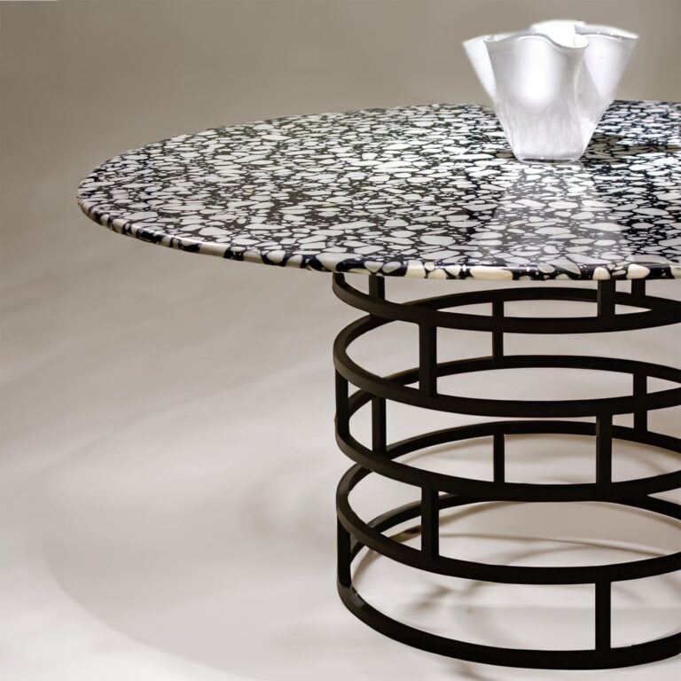 Loly Dining Table